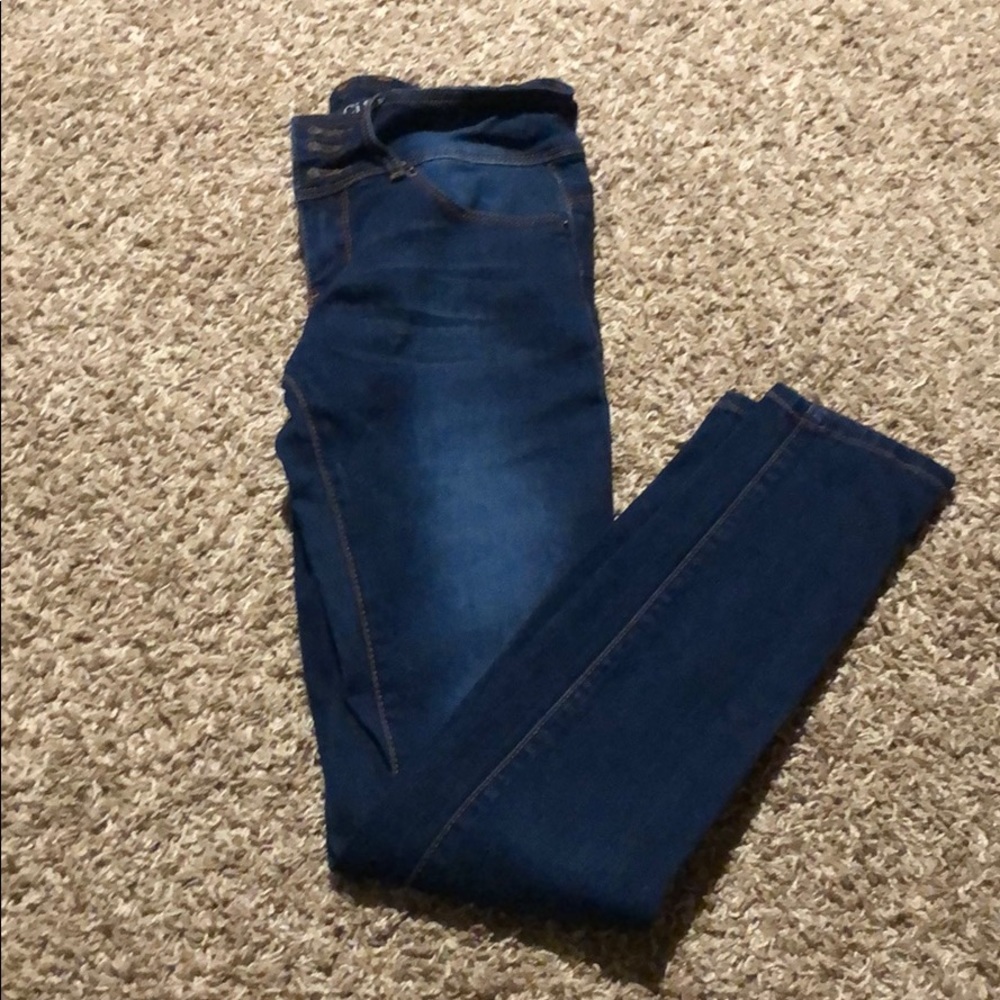 “Booty Enhancing” high waist skinny jeans